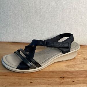 SS1710 EUC $130 Ecco Felicia Cross Sandals size 41‎ US 10/10.5